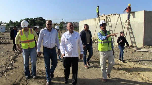 Silvio Durán supervisa avances acueducto de Cienfuegos