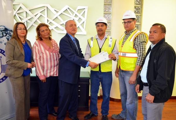 CORAASAN entrega 20 millones de pesos para celeridad del acueducto de Cienfuegos