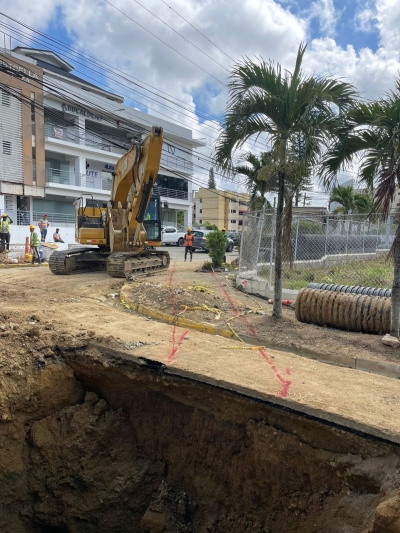 Construcción de colector de aguas residuales La Rosaleda alcanza un 50% de avance