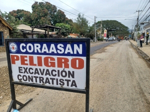 Coraasan asfalta primeros tramos intervenidos del colector en carretera Gregorio Luper&oacute;n
