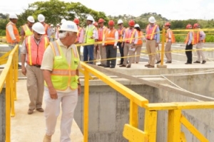 Empresarios de Zona Franca visitan construcci&oacute;n planta de agua potable de Cienfuegos