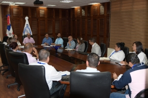 Director de Coraasan da seguimiento a turbidez con equipo t&eacute;cnico