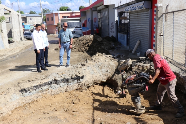 Coraasan impactará más de cien viviendas con obra de agua potable en Cerros de Tuna