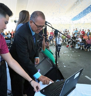 CORAASAN otra vez primera instituci&oacute;n gubernamental entrega sueldo 13
