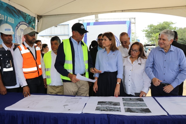 Vicepresidenta destaca sustitución colector aguas residuales avenida 27 de Febrero aumentará capacidad de recolección
