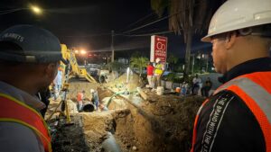 Coraasan concluye con éxito instalación de válvula en tubería matriz de 28 pulgadas en la carretera Luperón casi esq. Estrella Sadhalá